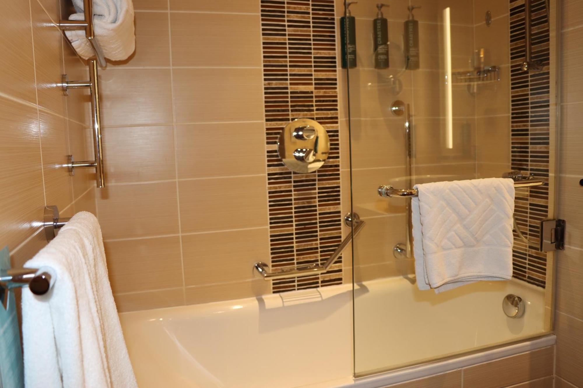 Hotel Hilton Garden Dubai, Mall Avenue